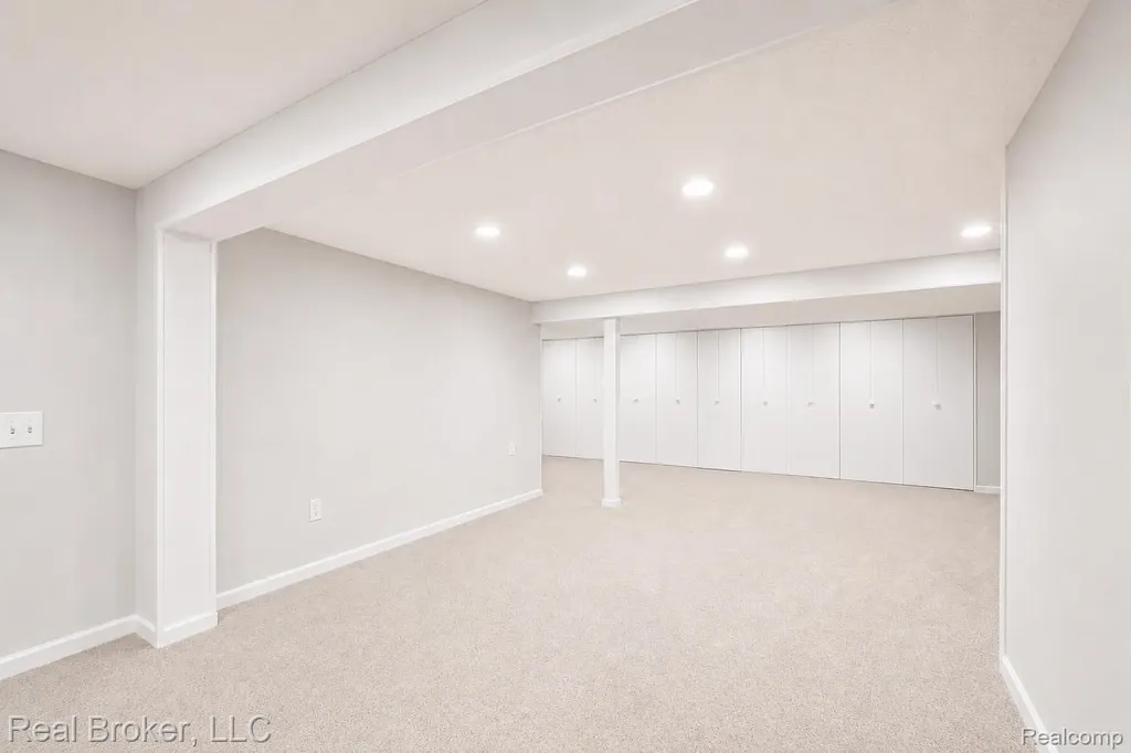 24765 Apple Crest Drive Novi City MI 48375