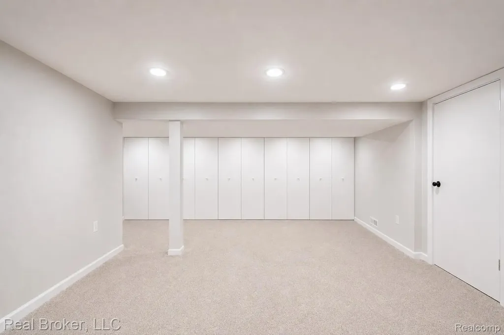 24765 Apple Crest Drive Novi City MI 48375