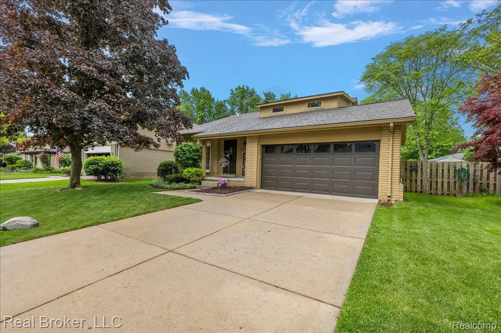 24765 Apple Crest Drive Novi City MI 48375