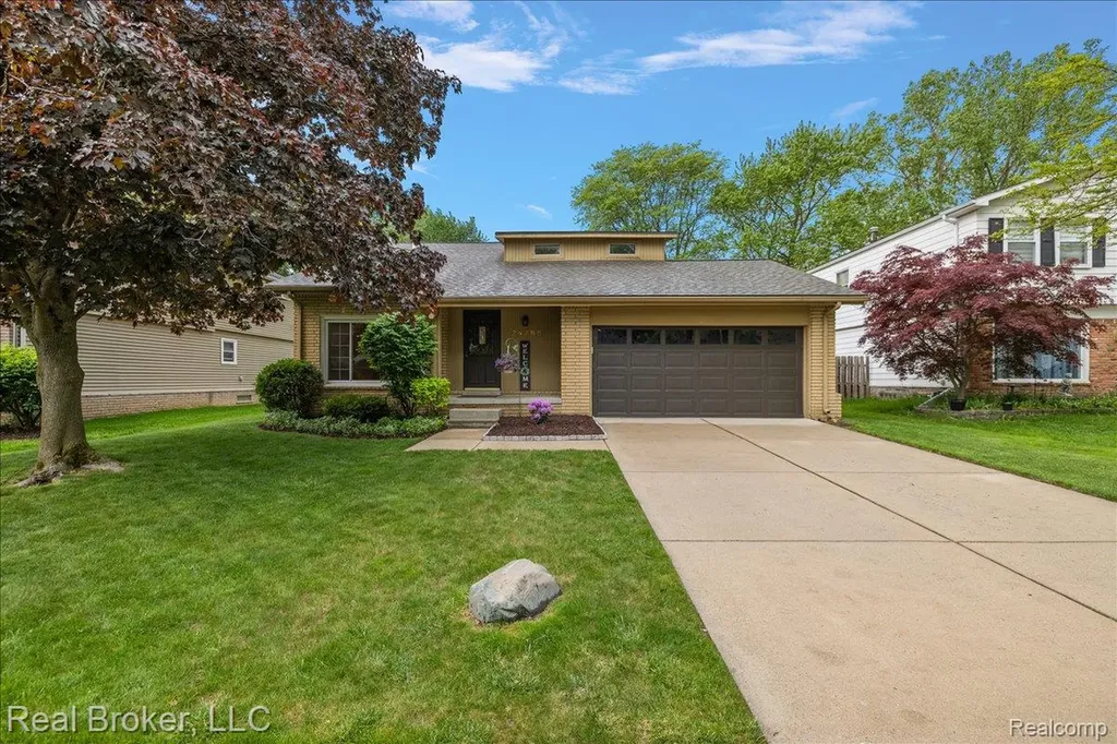 24765 Apple Crest Drive Novi City MI 48375