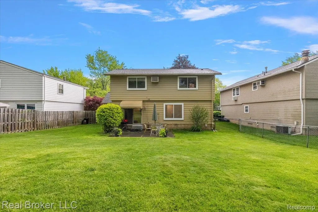 24765 Apple Crest Drive Novi City MI 48375