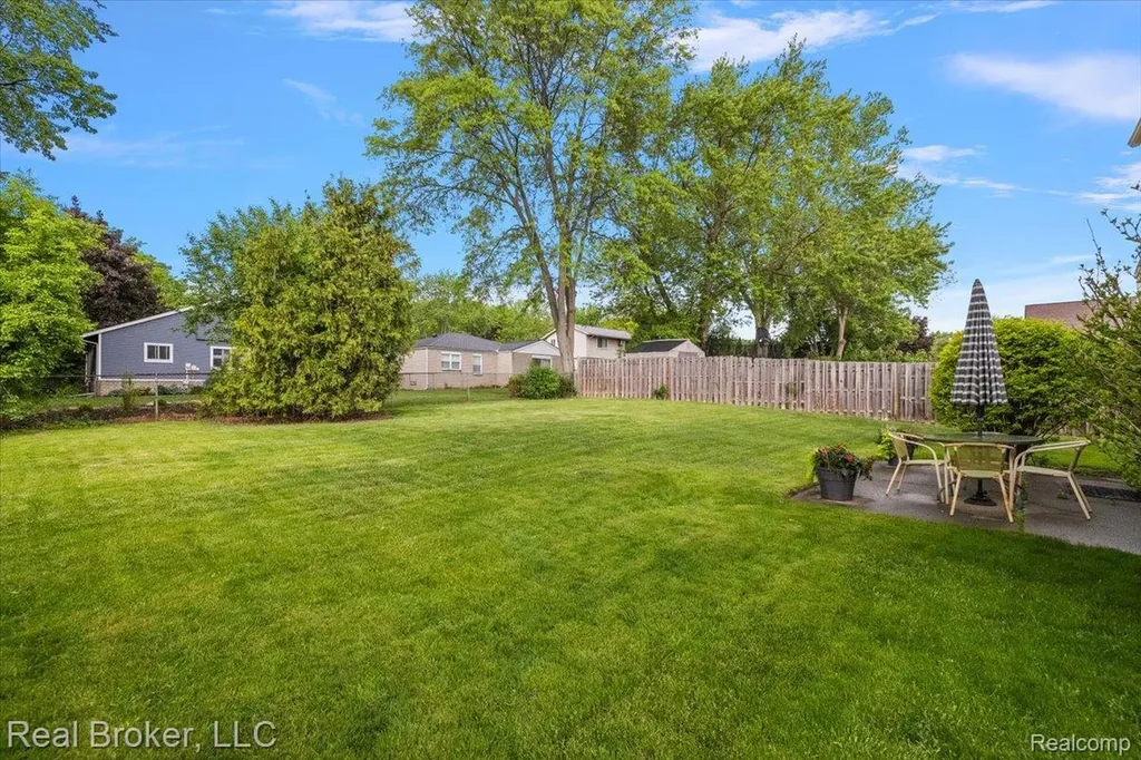 24765 Apple Crest Drive Novi City MI 48375