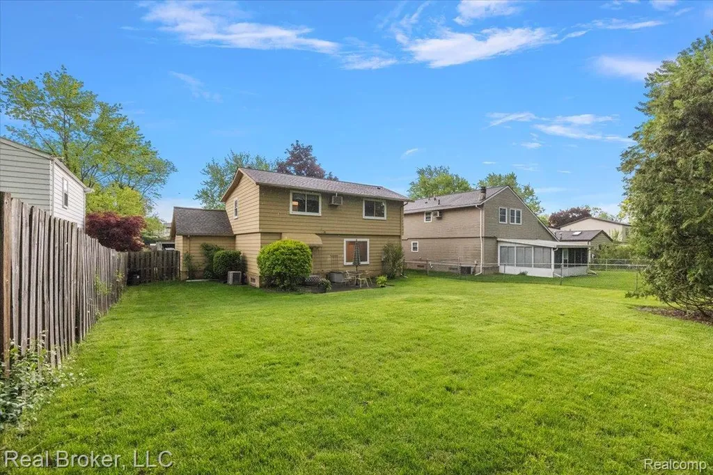 24765 Apple Crest Drive Novi City MI 48375