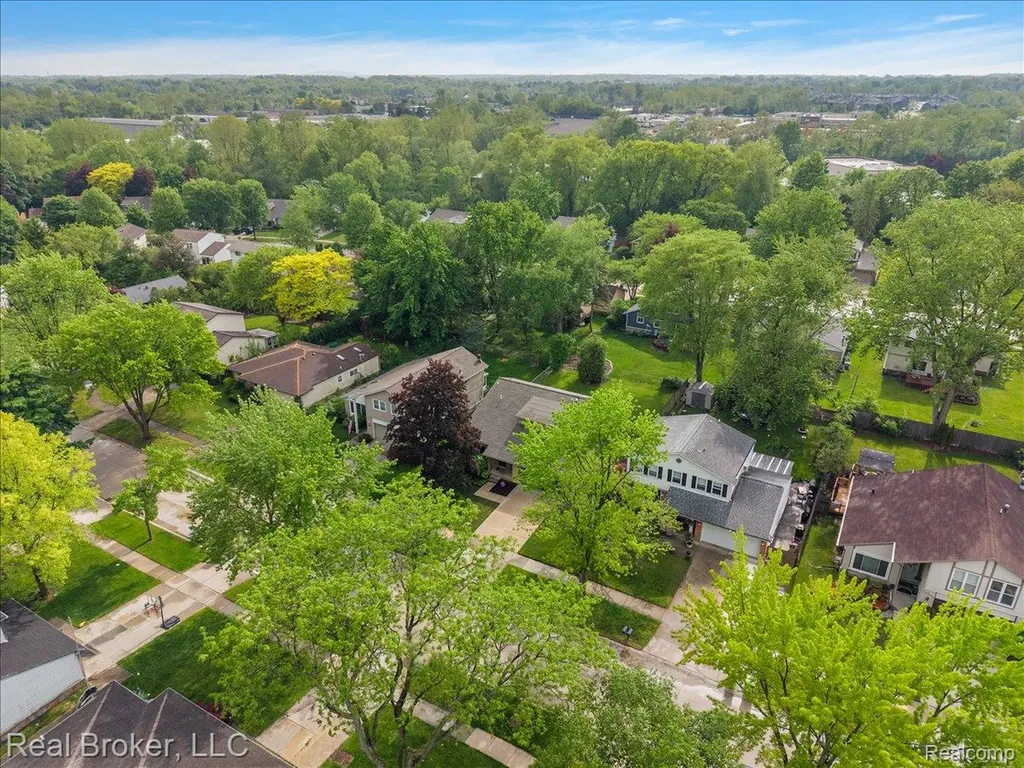 24765 Apple Crest Drive Novi City MI 48375