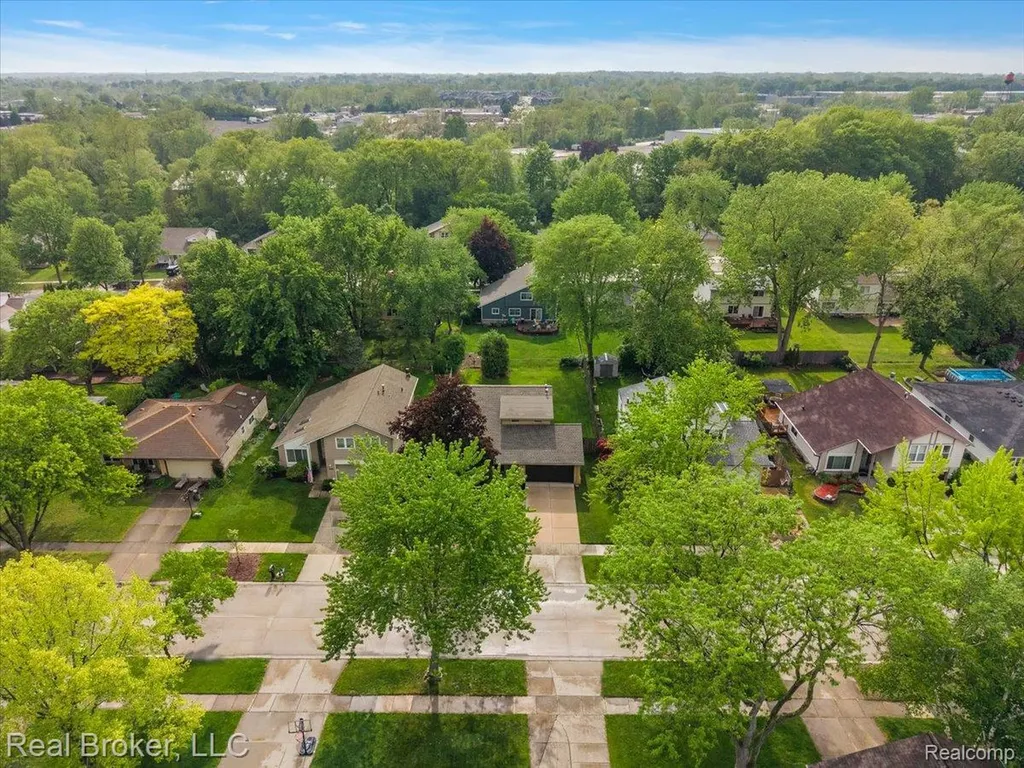 24765 Apple Crest Drive Novi City MI 48375