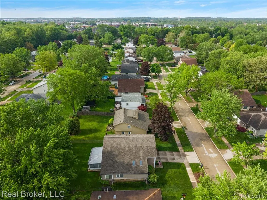 24765 Apple Crest Drive Novi City MI 48375