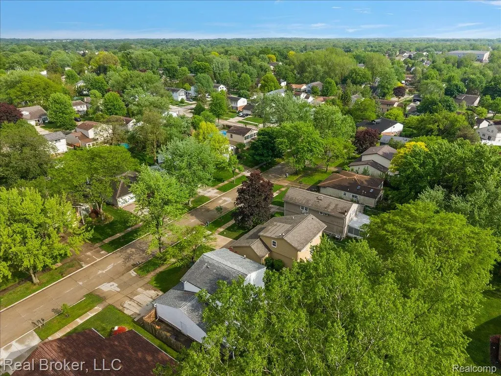 24765 Apple Crest Drive Novi City MI 48375