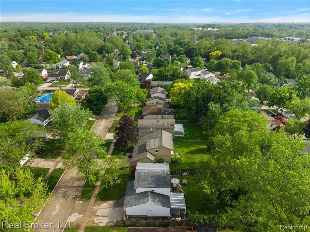24765 Apple Crest Drive Novi City MI 48375