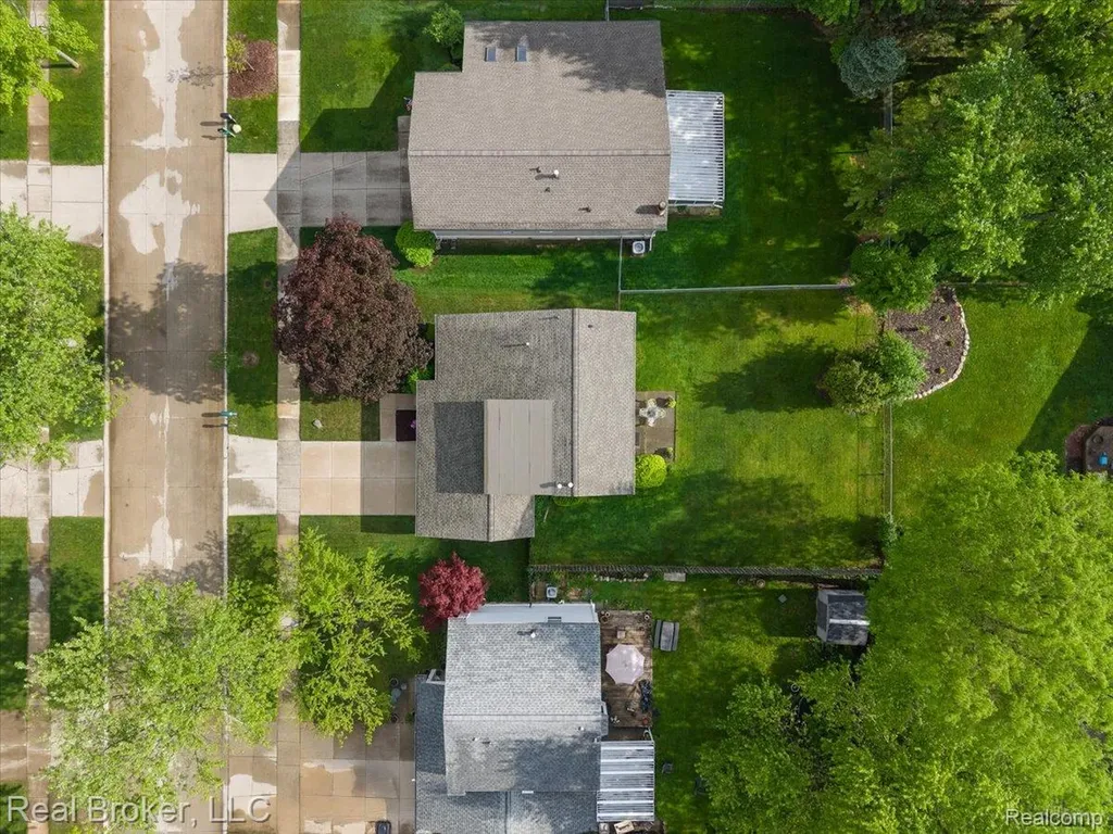 24765 Apple Crest Drive Novi City MI 48375