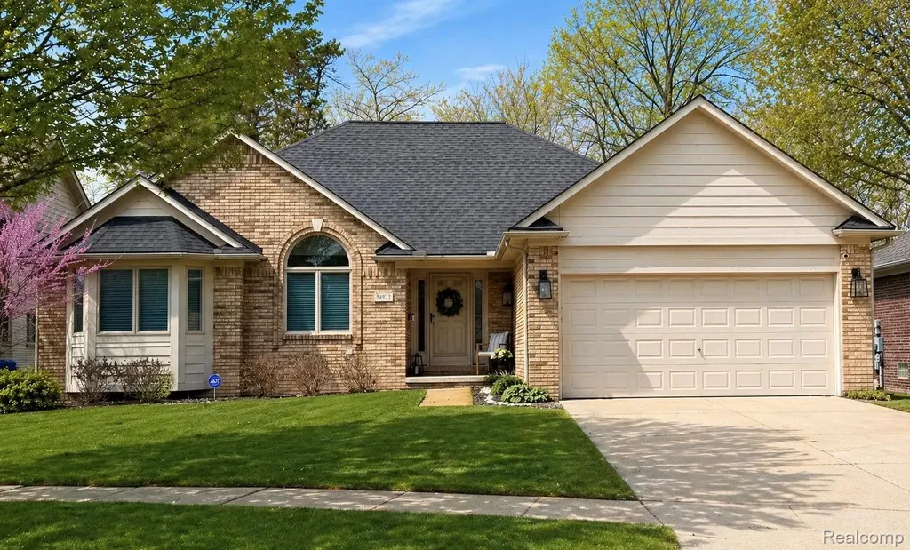 34921 Eberlein Drive Fraser City MI 48026