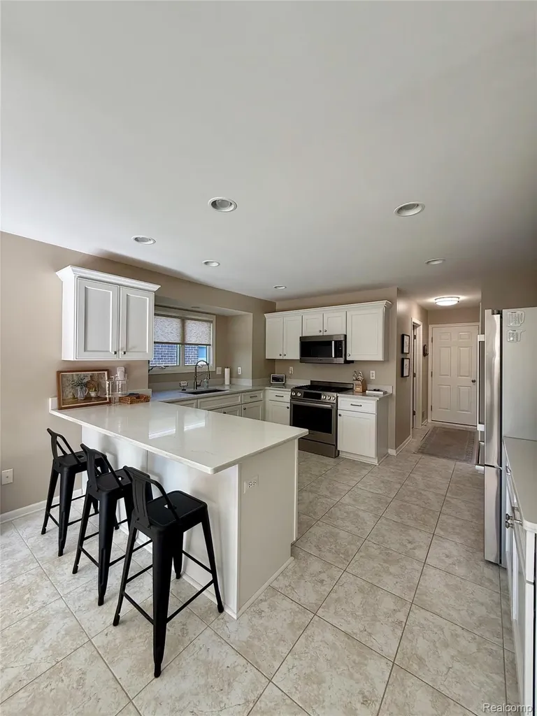34921 Eberlein Drive Fraser City MI 48026