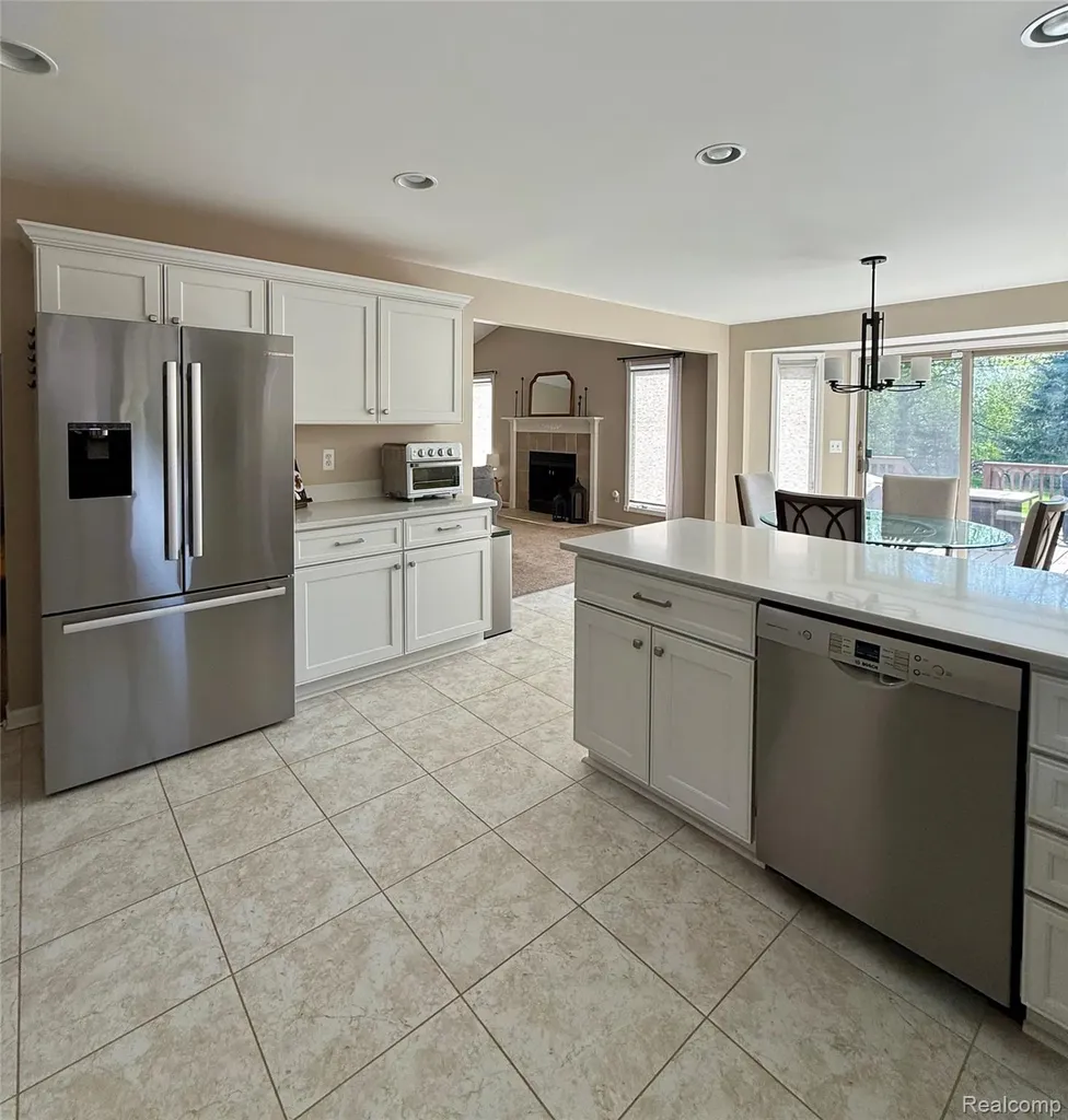 34921 Eberlein Drive Fraser City MI 48026