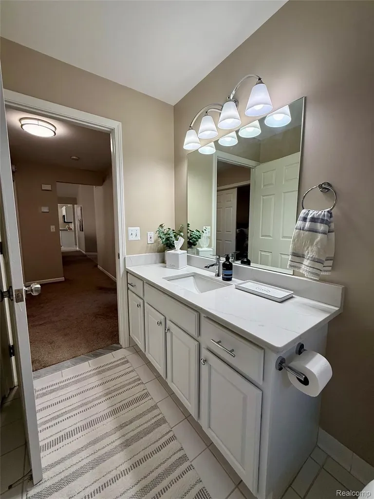 34921 Eberlein Drive Fraser City MI 48026