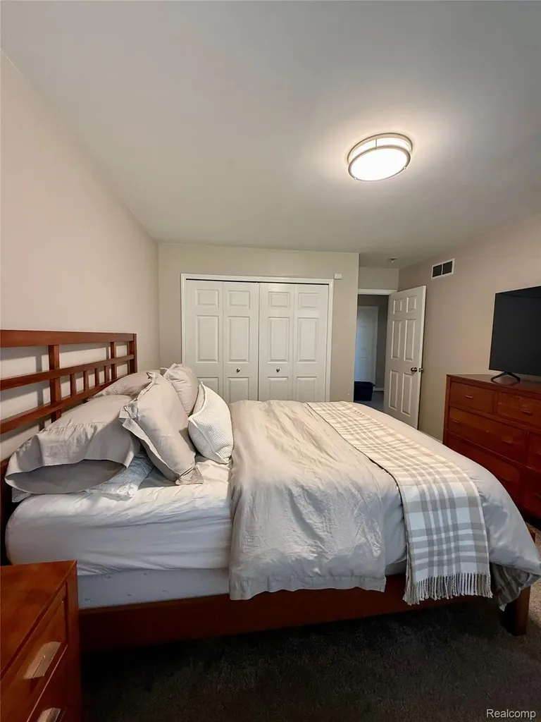 34921 Eberlein Drive Fraser City MI 48026