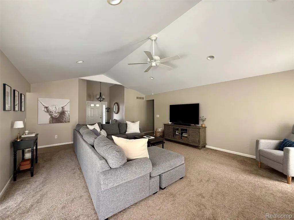 34921 Eberlein Drive Fraser City MI 48026