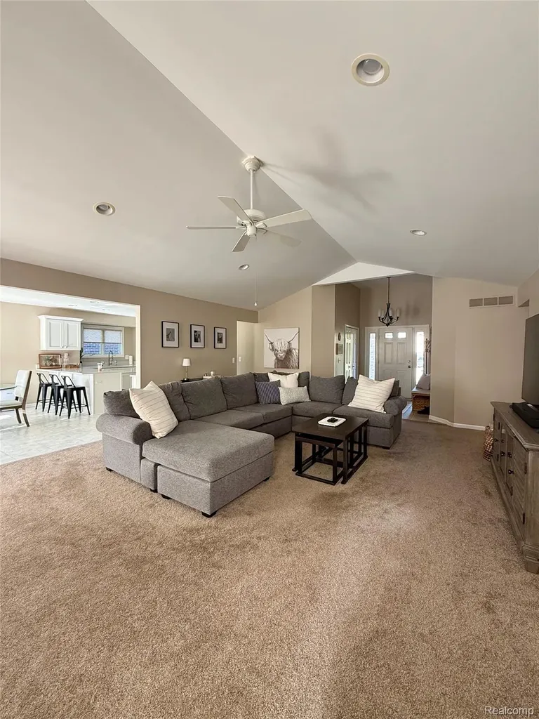 34921 Eberlein Drive Fraser City MI 48026
