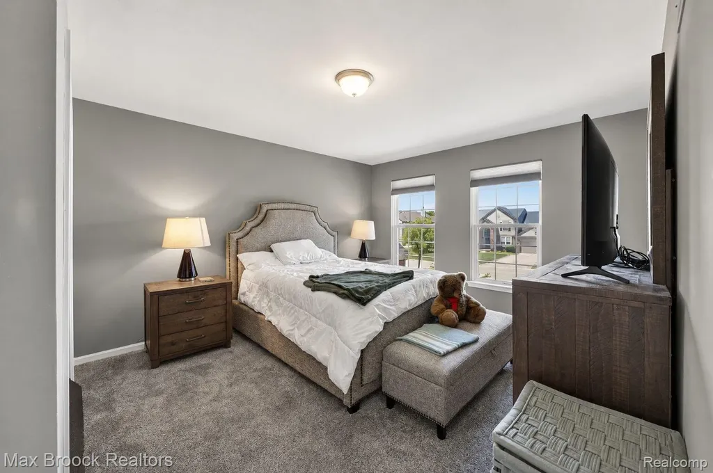 15034 Oak Knoll Court Sterling Heights City MI 48312