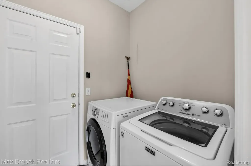 15034 Oak Knoll Court Sterling Heights City MI 48312