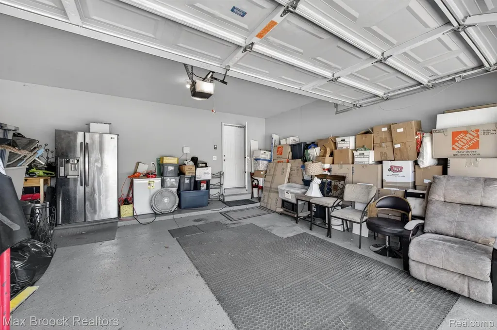 15034 Oak Knoll Court Sterling Heights City MI 48312