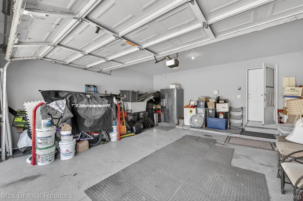 15034 Oak Knoll Court Sterling Heights City MI 48312