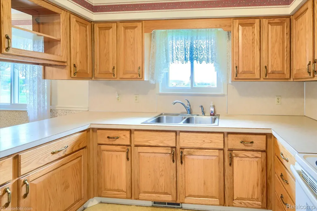 6080 Shattuck Road Saginaw Charter Township MI 48603
