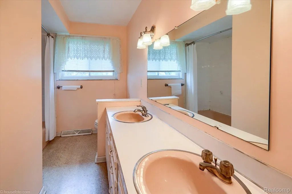 6080 Shattuck Road Saginaw Charter Township MI 48603