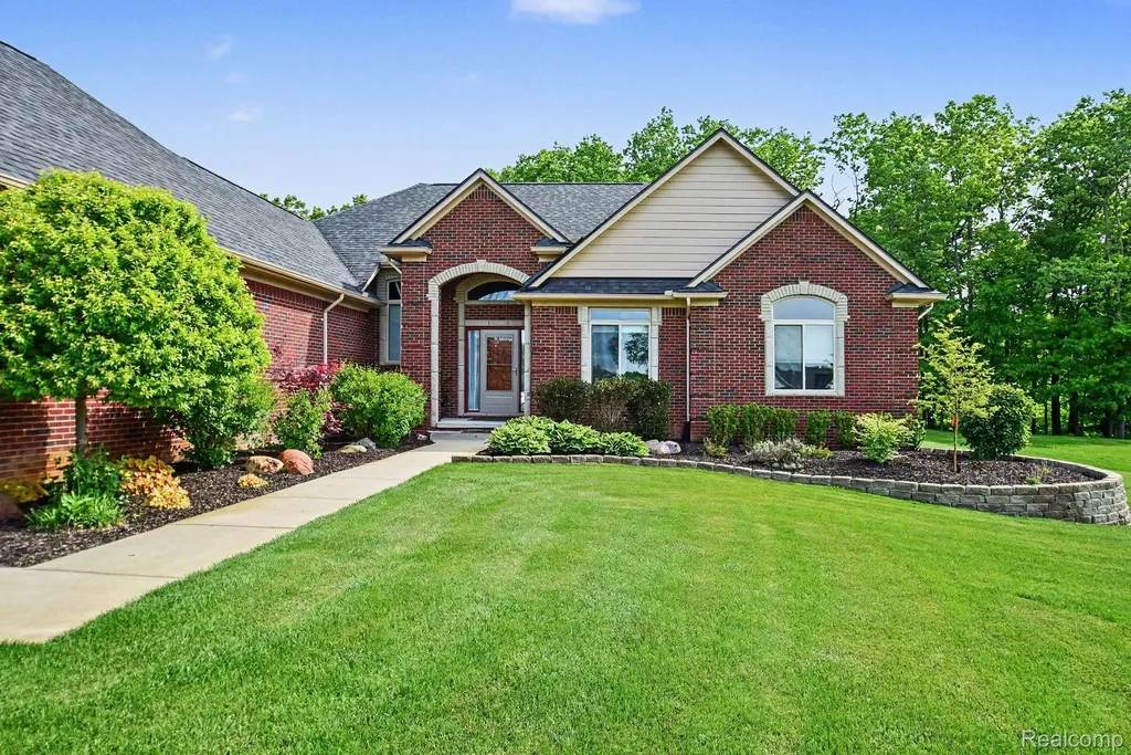 4912 Rosy Drive Leonard Village MI 48367