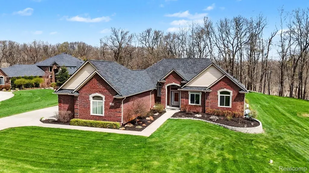 4912 Rosy Drive Leonard Village MI 48367
