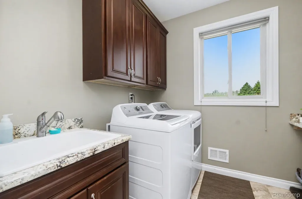 4912 Rosy Drive Leonard Village MI 48367