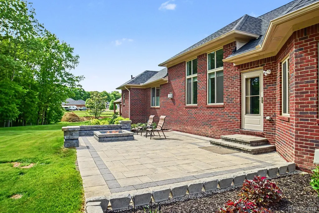 4912 Rosy Drive Leonard Village MI 48367