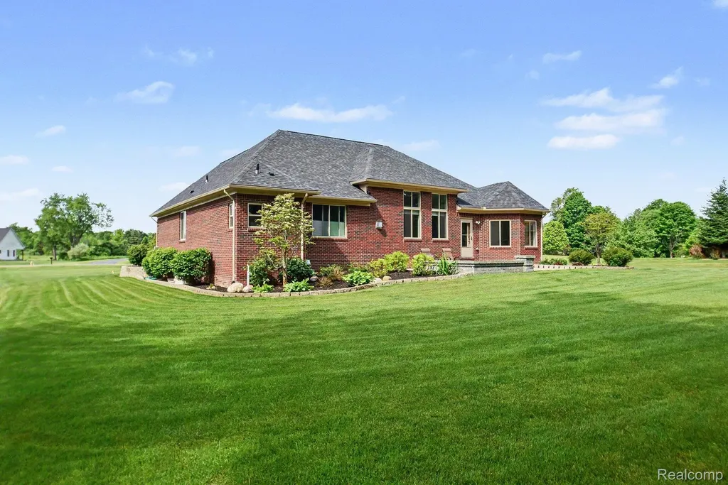 4912 Rosy Drive Leonard Village MI 48367