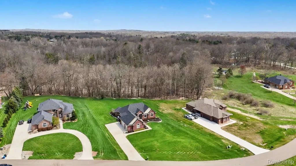 4912 Rosy Drive Leonard Village MI 48367