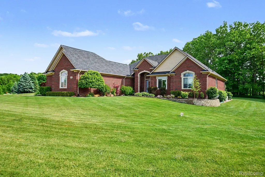 4912 Rosy Drive Leonard Village MI 48367