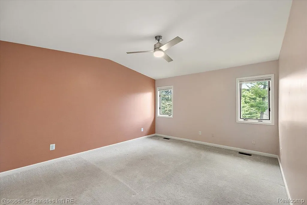 35052 Meadow Lane Farmington Hills City MI 48335
