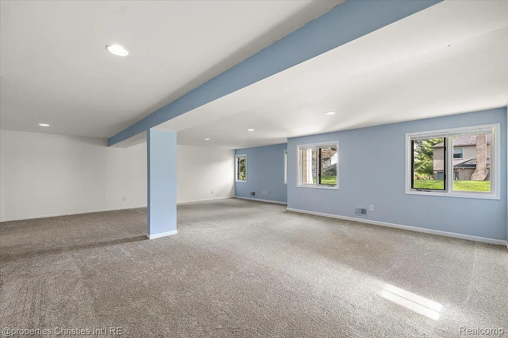 35052 Meadow Lane Farmington Hills City MI 48335
