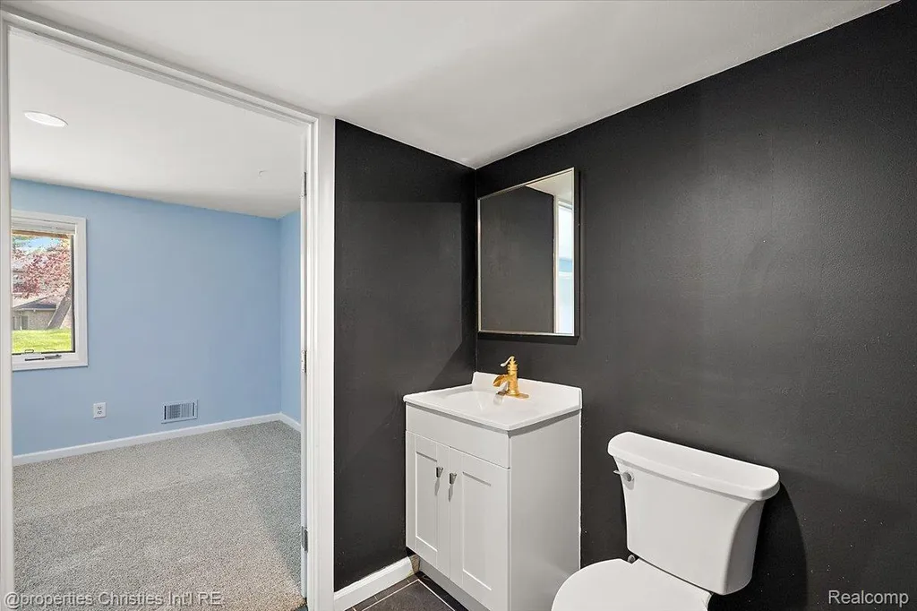 35052 Meadow Lane Farmington Hills City MI 48335