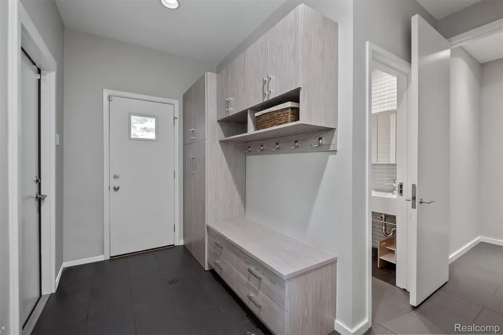 7371 Lindenmere Drive Bloomfield Hills City MI 48301