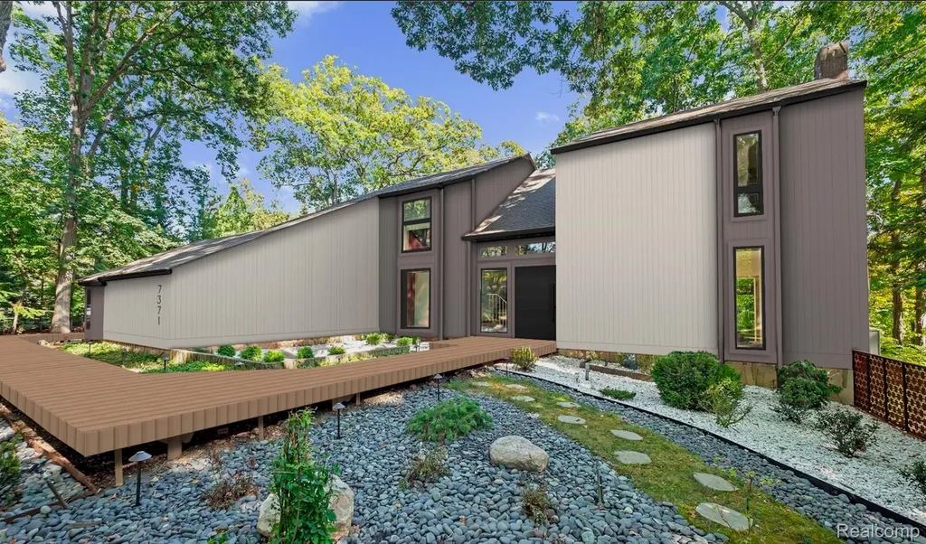 7371 Lindenmere Drive Bloomfield Hills City MI 48301