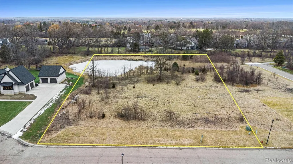 Unit 20 Fairway Trail Grand Blanc Charter Township MI 48439