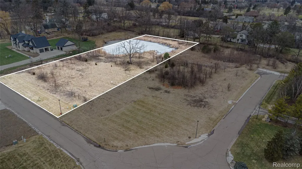 Unit 20 Fairway Trail Grand Blanc Charter Township MI 48439