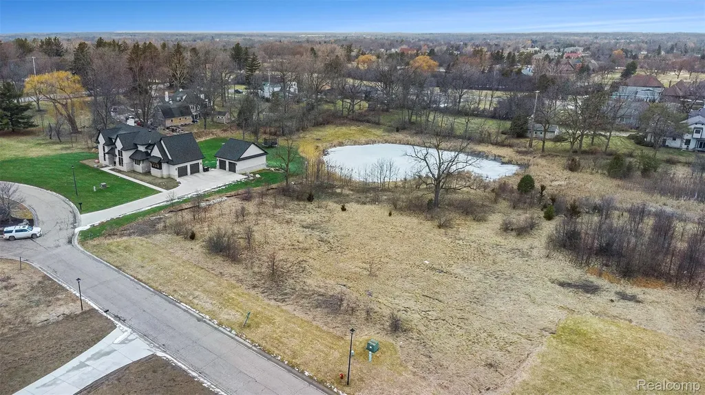 Unit 20 Fairway Trail Grand Blanc Charter Township MI 48439