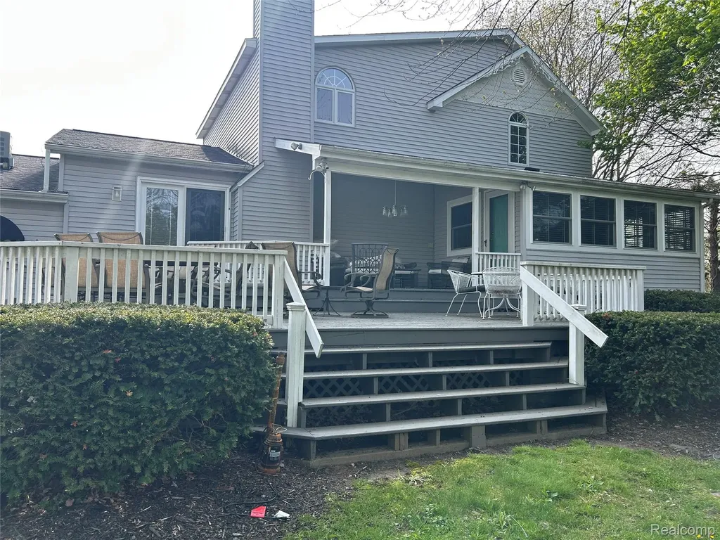 2052 S Dye Road Flint City MI 48532