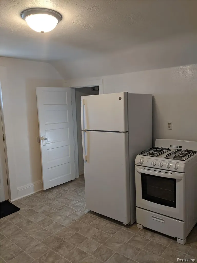 2333 Benjamin Street Saginaw City MI 48602
