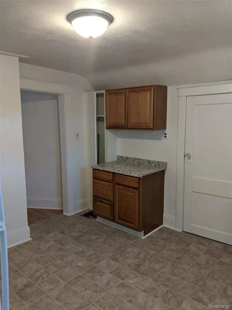 2333 Benjamin Street Saginaw City MI 48602