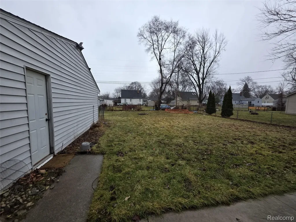 1842 Lathers Street Garden City City MI 48135