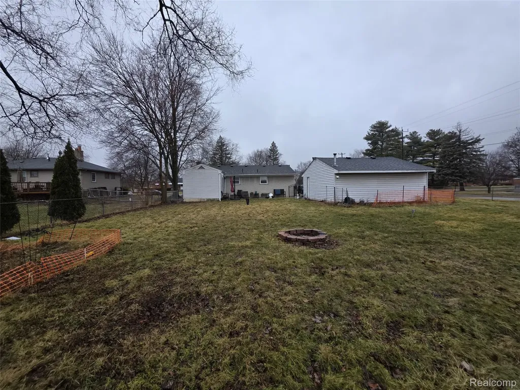 1842 Lathers Street Garden City City MI 48135