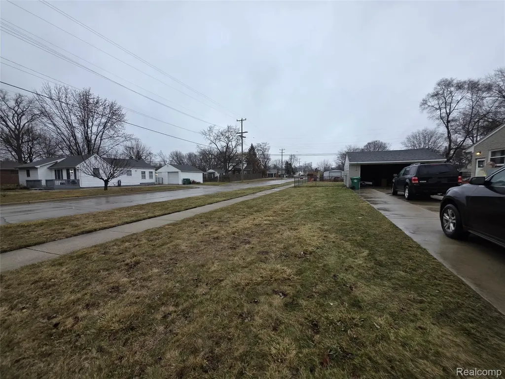 1842 Lathers Street Garden City City MI 48135