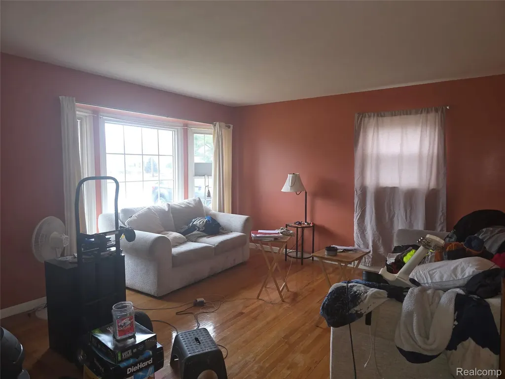 1842 Lathers Street Garden City City MI 48135