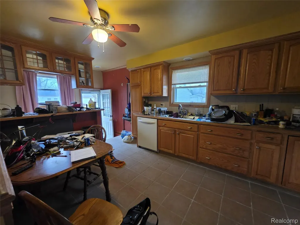 1842 Lathers Street Garden City City MI 48135