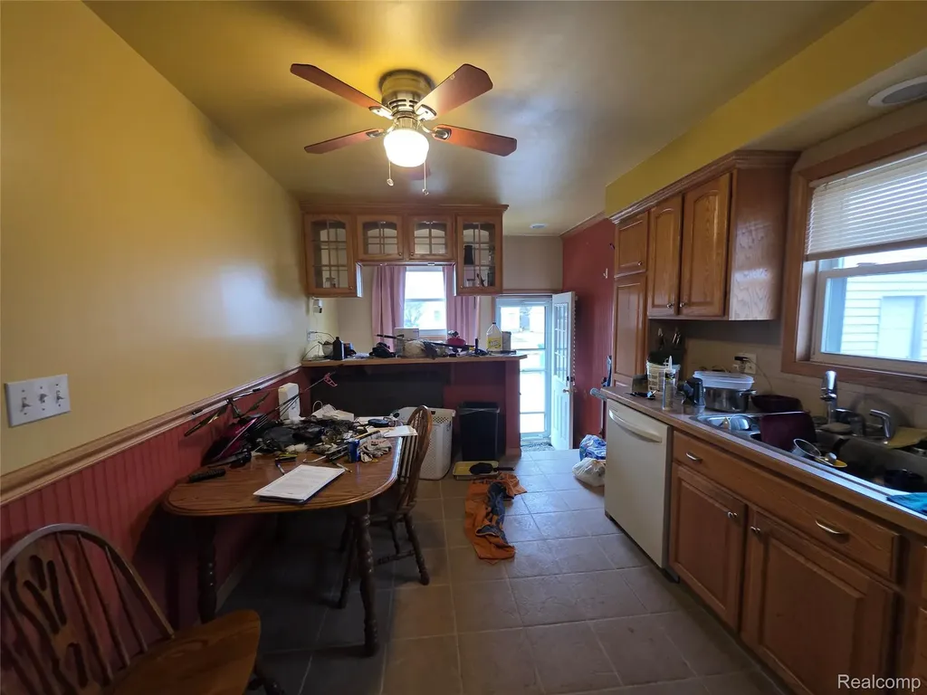 1842 Lathers Street Garden City City MI 48135